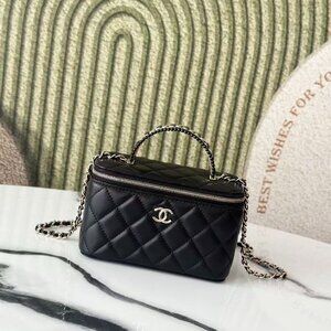 Classic CHANEL Bag: A Stylish and Versatile Choice for Elegance